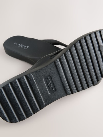 Flip-flops de la Next pe negru
