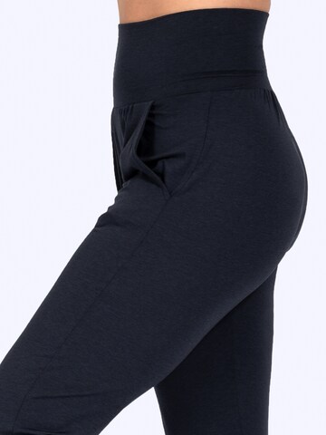 Magadi Regular Workout Pants 'Paula' in Black
