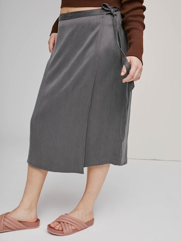 A LOT LESS Skirt 'Ayla' in Grey