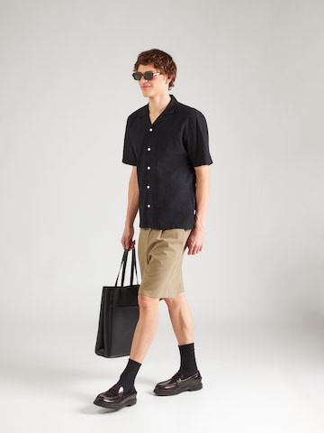 Coupe regular Chemise Lindbergh en noir