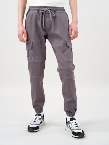 Cørbo Hiro Tapered Cargobroek 'Ronin' in Grijs: voorkant