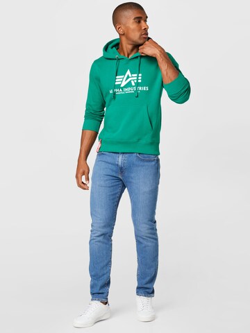 ALPHA INDUSTRIES Sweatshirt in Grün