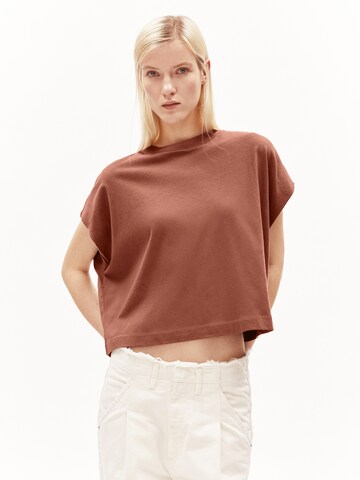 ARMEDANGELS Oversized shirt in Bruin: voorkant