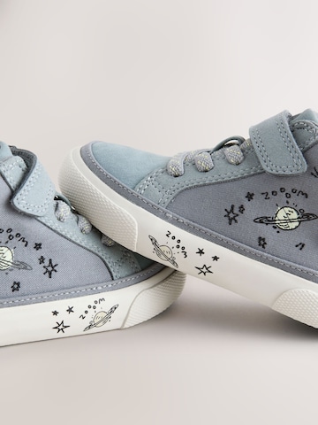 Sneaker di Next in grigio