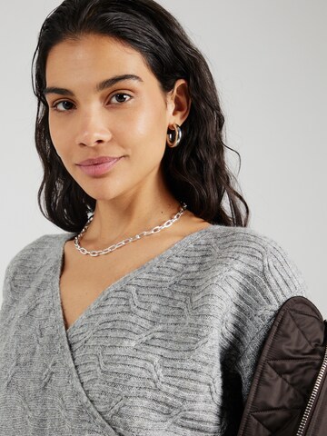 Pullover 'Frederike' di ABOUT YOU in grigio