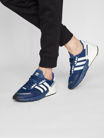 ADIDAS ORIGINALS Trampki niskie w kolorze niebieski: przód