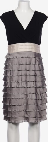 Mariposa Dress in L in Grey: front