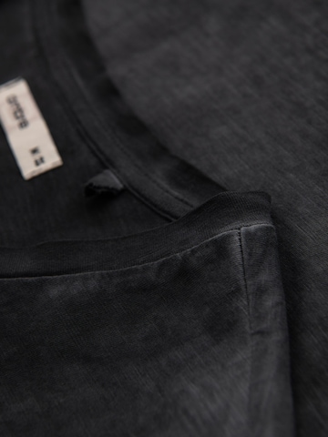 Ombre Shirt in Black