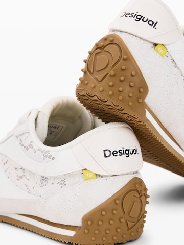 Sneaker bassa di Desigual in bianco