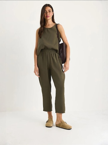Completo pantalone di Bianco Lucci in verde