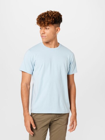 FRAME Shirt in Blue: front