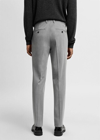 Regular Pantalon à plis 'Paulo' MANGO MAN en gris