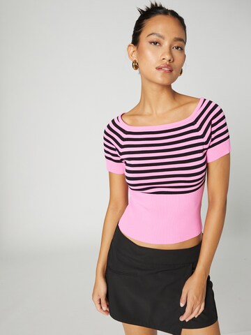 Bella x ABOUT YOU Shirt 'Sienna' in Pink: front