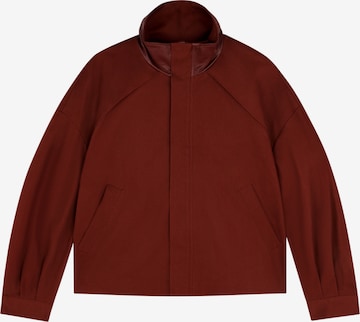 sarkans Scalpers Starpsezonu jaka: no priekšpuses