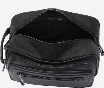 Calvin Klein Kulturtasche in Schwarz