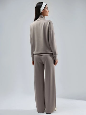 Hiccup Sweat suit in Grey