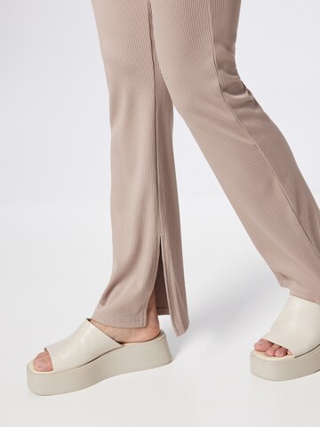 Regular Pantalon 'Jolina' ABOUT YOU en beige