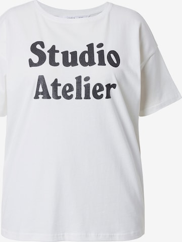 Studio Untold T-Shirt in Weiß: Vorderseite