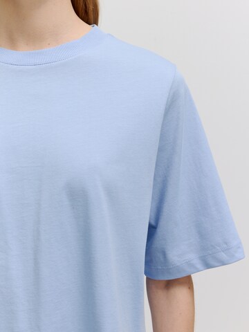 EDITED Shirt 'Nola' in Blau