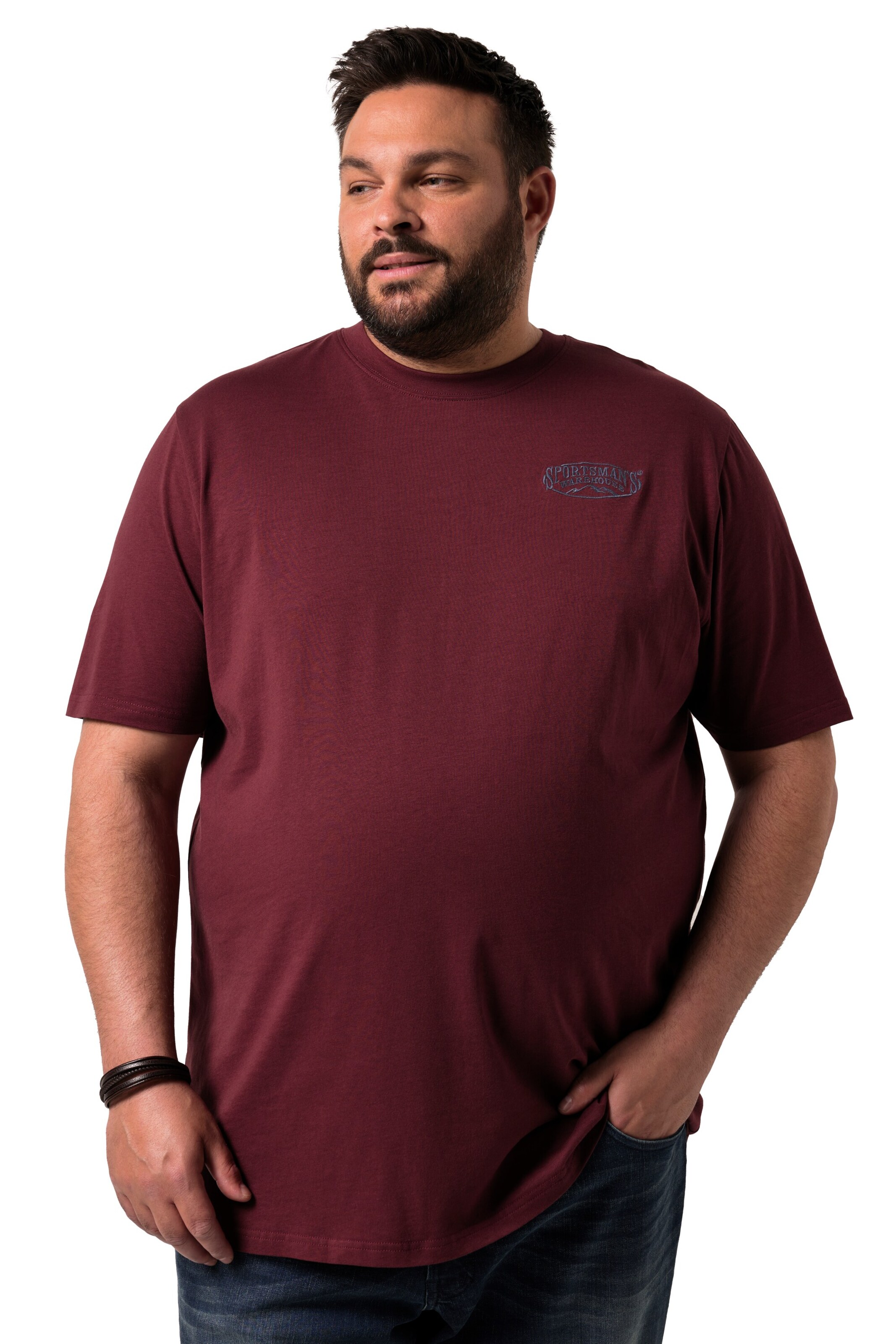 Men Plus Shirt in Red: front