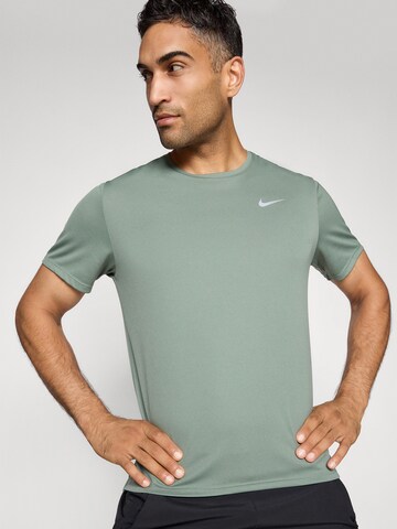 NIKE Funktionsshirt 'Miler' in Grün
