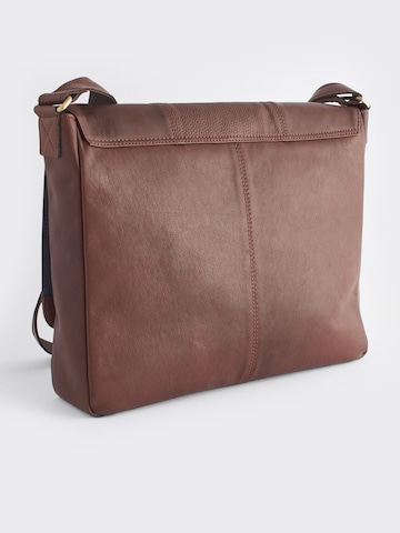 Next Messenger in Brown