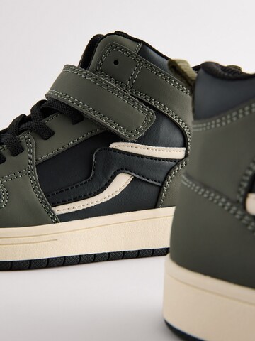 Next Sneaker i grön