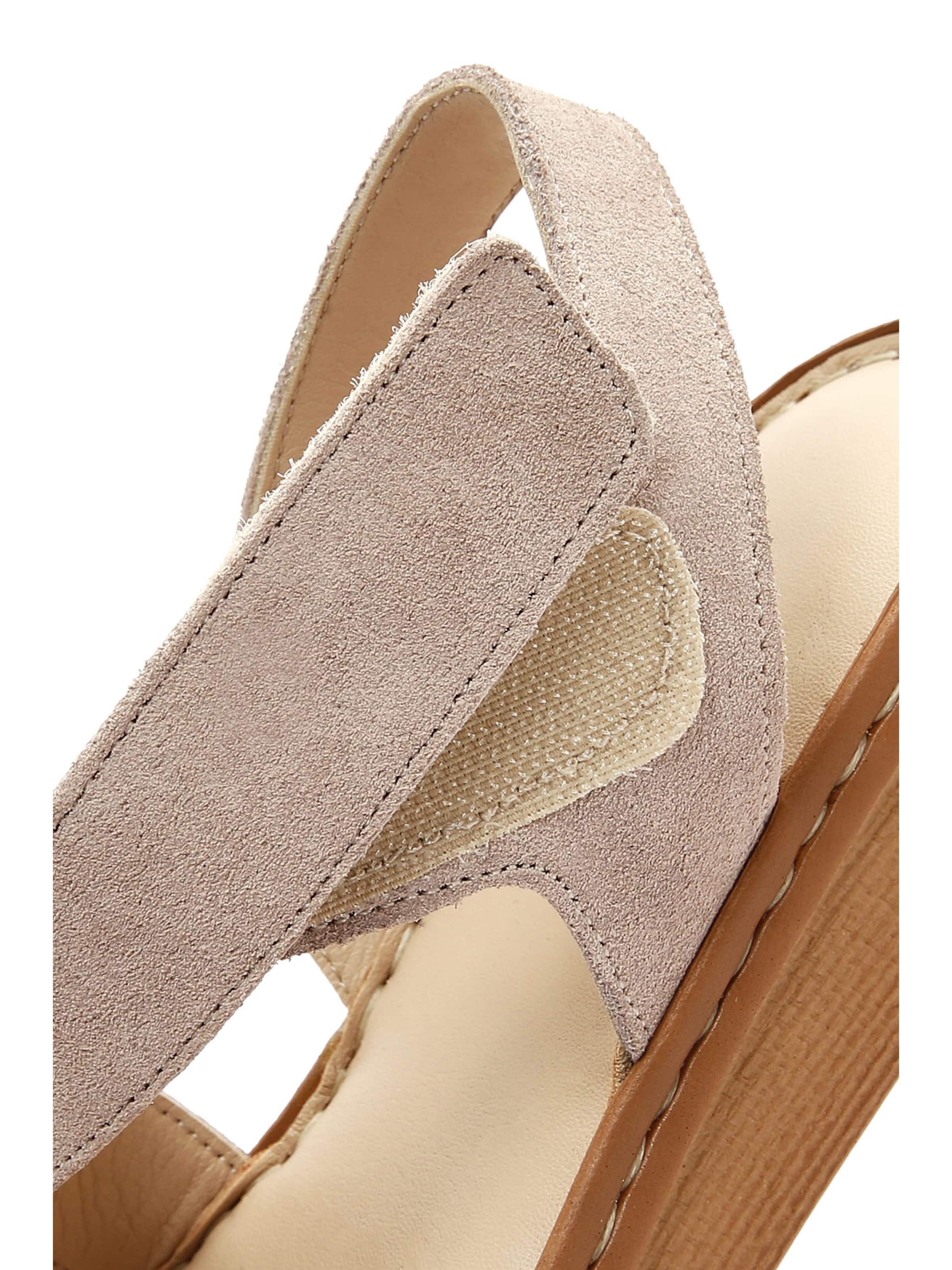Derimod Sandaalit värissä beige