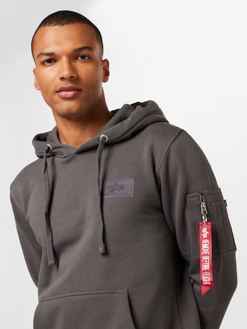 ALPHA INDUSTRIES Sweatshirt in Dunkelgrau | ABOUT YOU