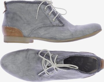 MUSTANG Flats & Loafers in 41 in Grey: front
