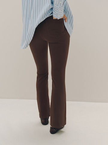Bootcut Jeggings di Next in marrone
