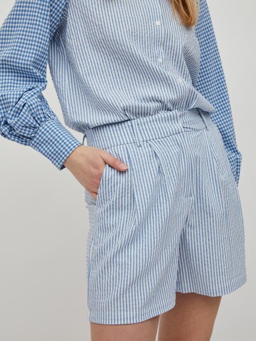 VILA Loose fit Pleat-front trousers 'Nilia' in Blue