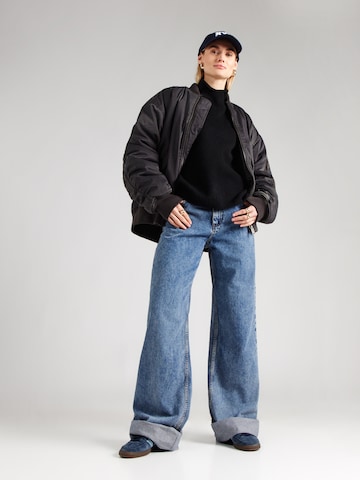 Superdry Svetr – černá