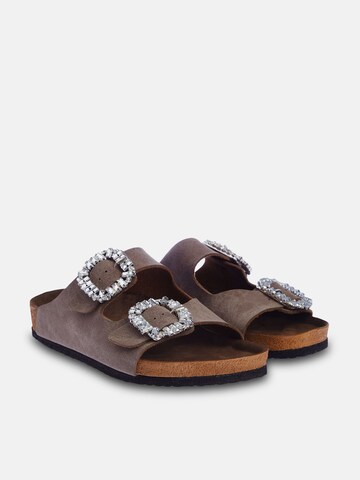 Trendyol Pantolette in Braun