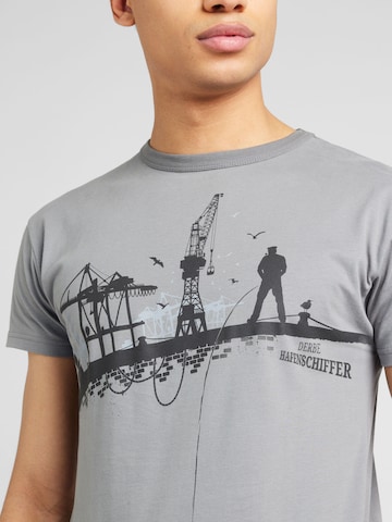 Derbe T-Shirt 'Hafenschiffer' in Grau