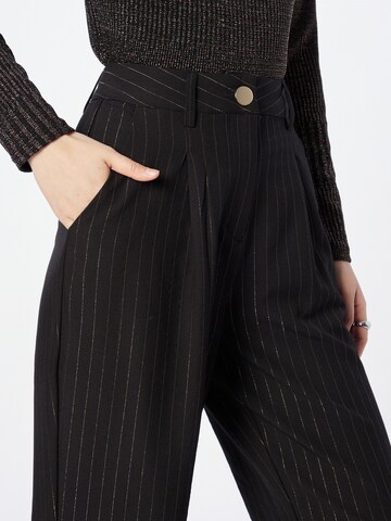 Love & Divine Loose fit Pleat-front trousers in Black