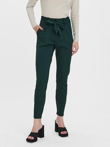 Slimfit Pantaloni con pieghe 'Eva' di VERO MODA in verde: frontale