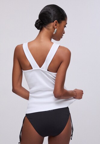 Top di Liu Jo in bianco