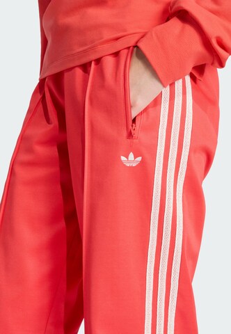 ADIDAS ORIGINALS - regular Pantalón deportivo 'FIREBIRD' en rojo