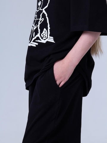 WINKIKI Pajamas in Black