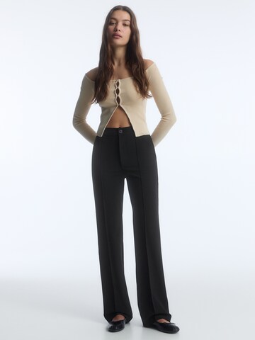 Pull&Bear Regular Trousers with creases in Black