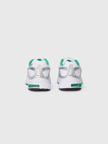 Nike Sportswear Platform trainers 'AIR MAX MOTO 2K' in White
