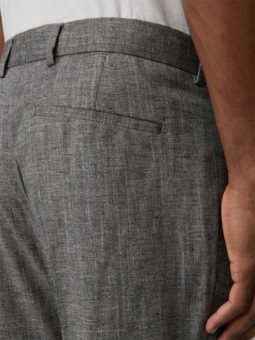 Coupe slim Pantalon à plis 'Luc' STRELLSON en gris