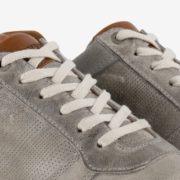 Travelin Sneakers 'Worcester' in Grey