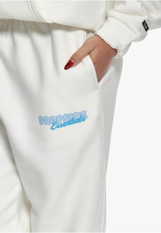 Tapered Pantaloni 'Essential' di Dropsize in bianco
