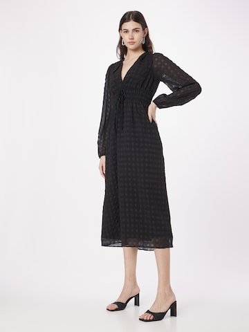 Robe 'Misty' Gina Tricot en noir : devant