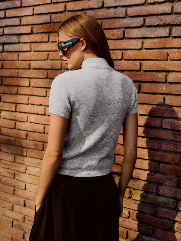 Bershka Sweater in Grey: back