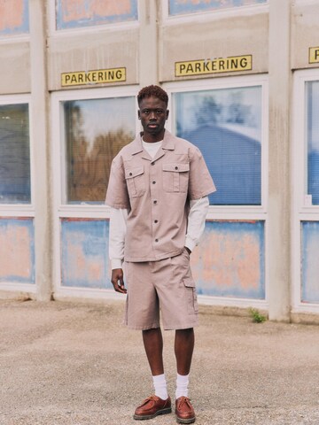 !Solid Regular Cargo Pants ' SDAlann ' in Beige