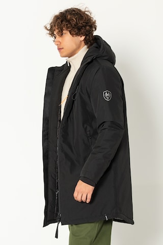 Ron Tomson Winterjacke, Model trägt Größe M in Schwarz