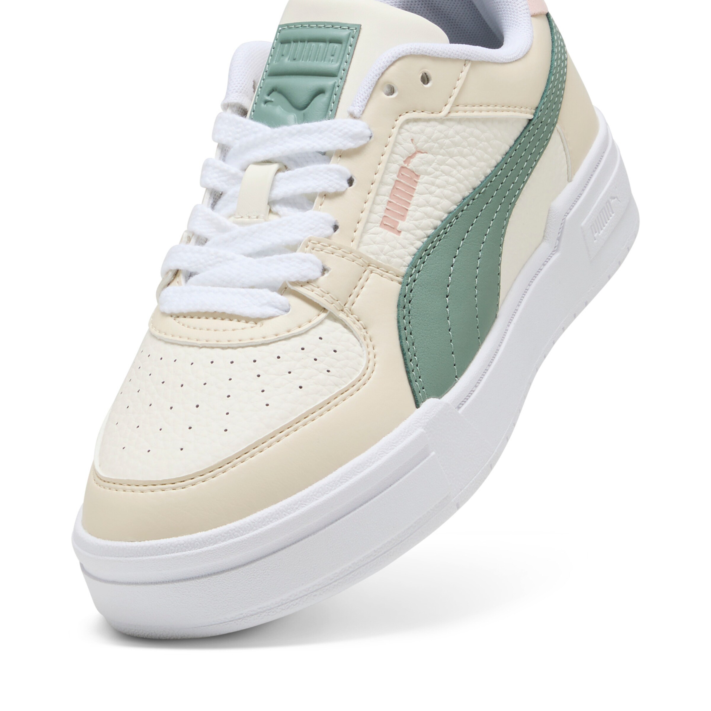 PUMA Sneakers in Beige